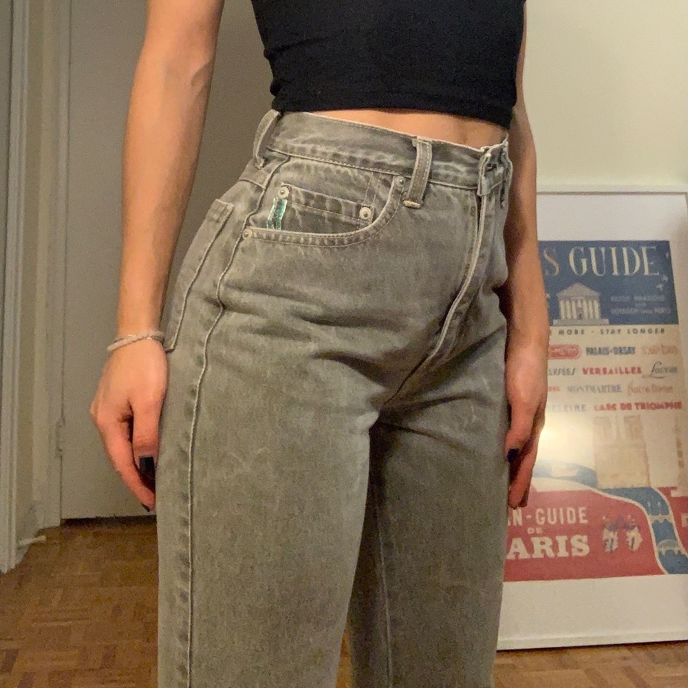 Beautiful vintage hour glass high-waisted jeans